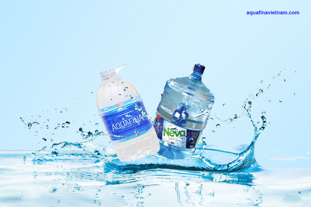 Nên chọn mua nước tinh khiết Aquafina hay Neva?