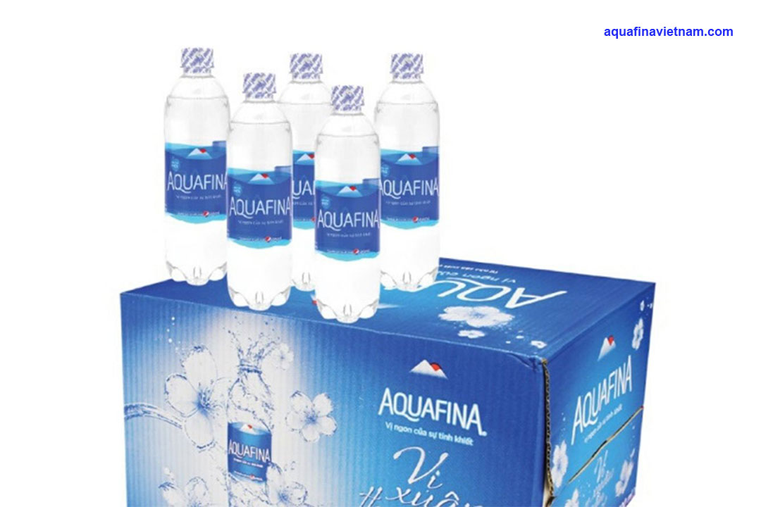 Nên chọn mua nước tinh khiết Aquafina hay Dasani?