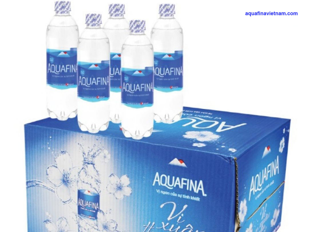 Nên chọn mua nước tinh khiết Aquafina hay Neva?