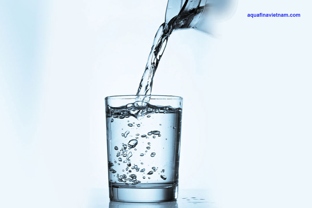 Nên chọn mua nước tinh khiết Aquafina hay Biwase?