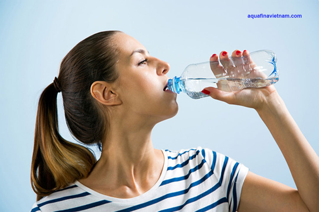 nuoc-uong-9 Nước tinh khiết Aquafina và Rosée khác biệt như thế nào?
