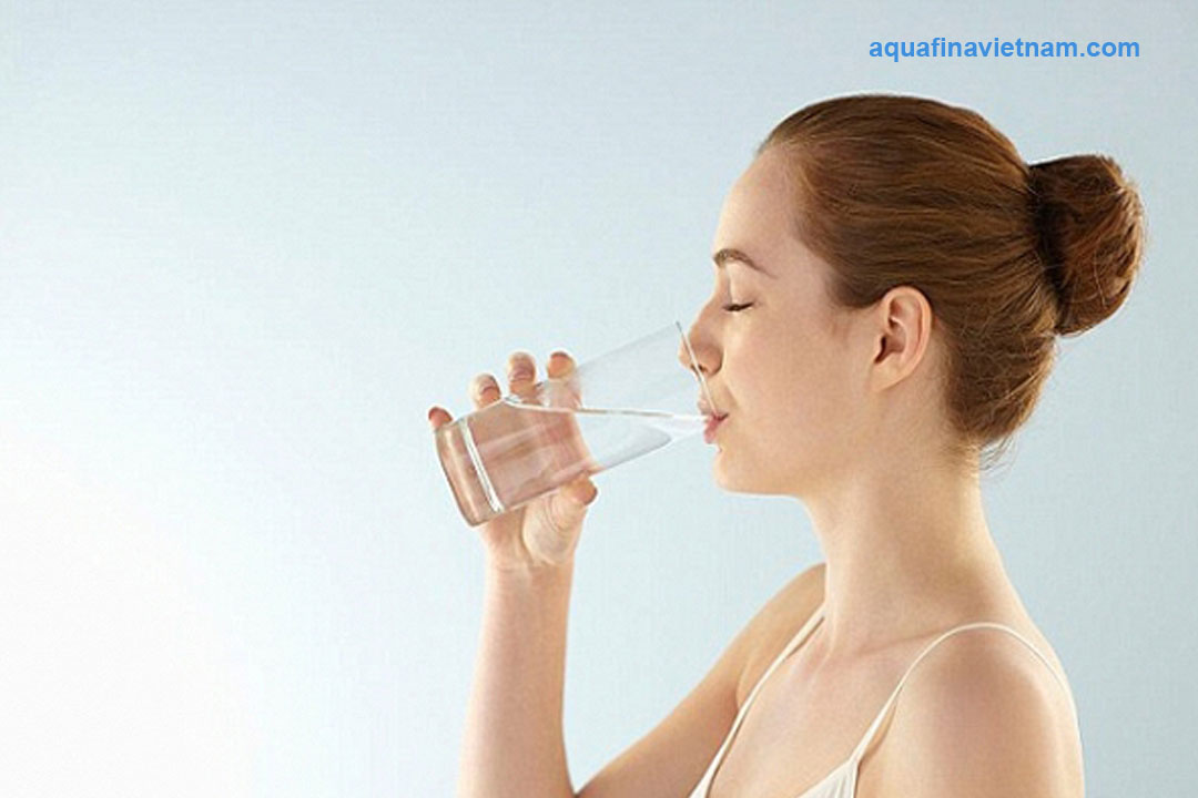 nuoc-uong-tinh-khiet-1-1 Nước tinh khiết Aquafina và Sawanew khác biệt ra sao?