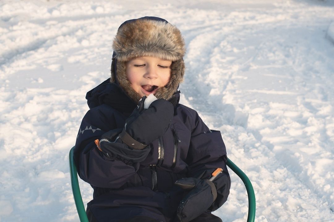 Trẻ em mặc đồ ấm